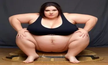 fat women 1000 lbs with giant round belly that touches the floor